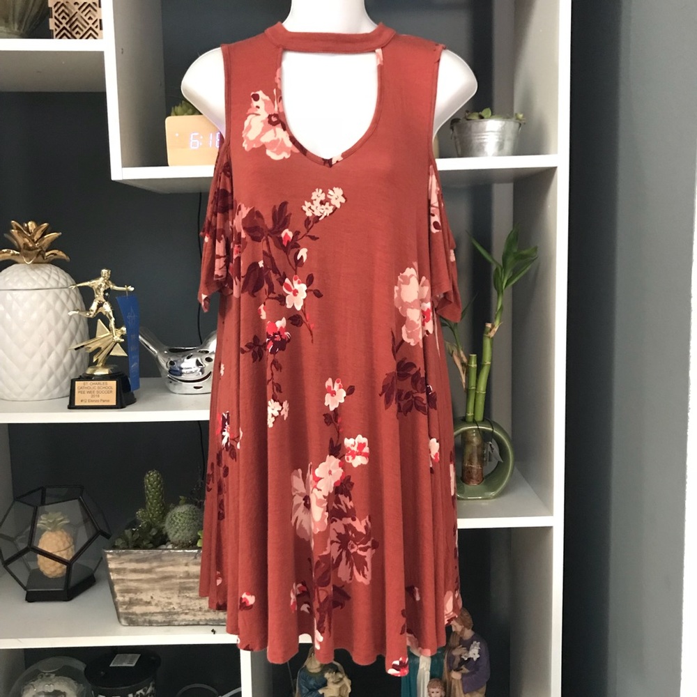 Cold shoulder choker floral dress